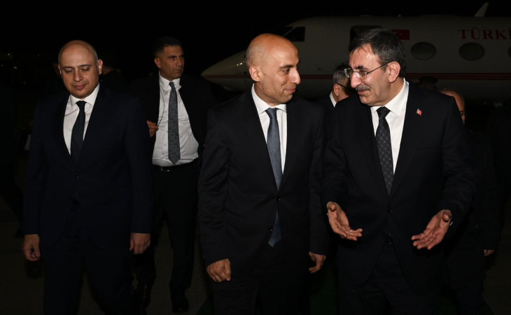 Türkiyənin Vitse-prezidenti Azərbaycana səfərə gəlib