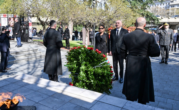 President Ilham Aliyev visited Heroes Memorial in Tbilisi
