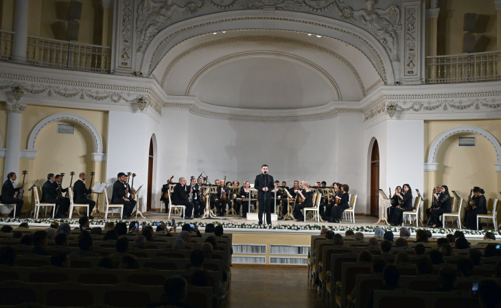 Mustafa Aşurovun rəhbərliyi ilə musiqi və rəqs gecəsi
