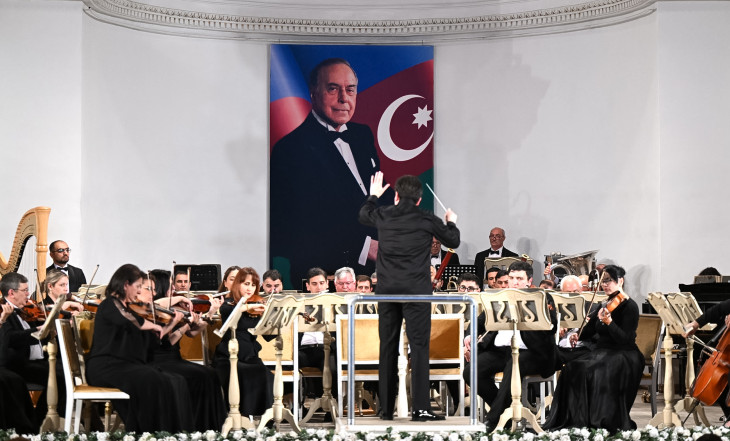 Ümummilli Liderin anadan olmasının 103-cü ildönümünə həsr olunmuş konsert proqramı