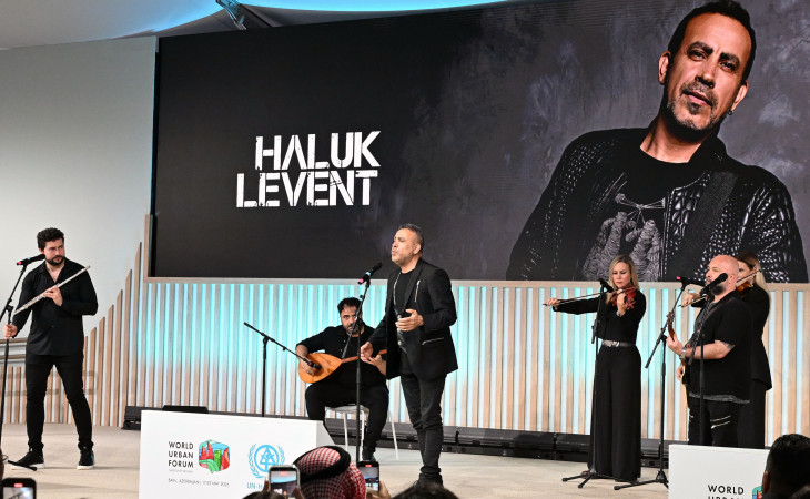 Türkiyəli müğənni Haluk Levent WUF13-də konsert proqramı ilə çıxış edib