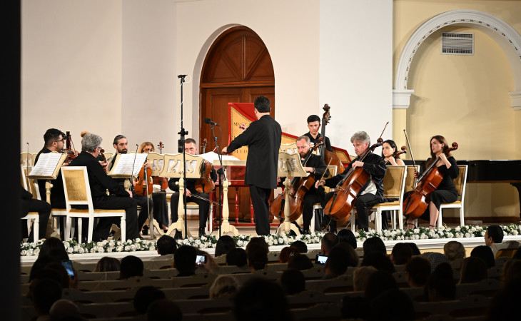 90 illik sənət məbədinin yubiley gecəsi: dünya klassiklərinin əsərləri səsləndirilib