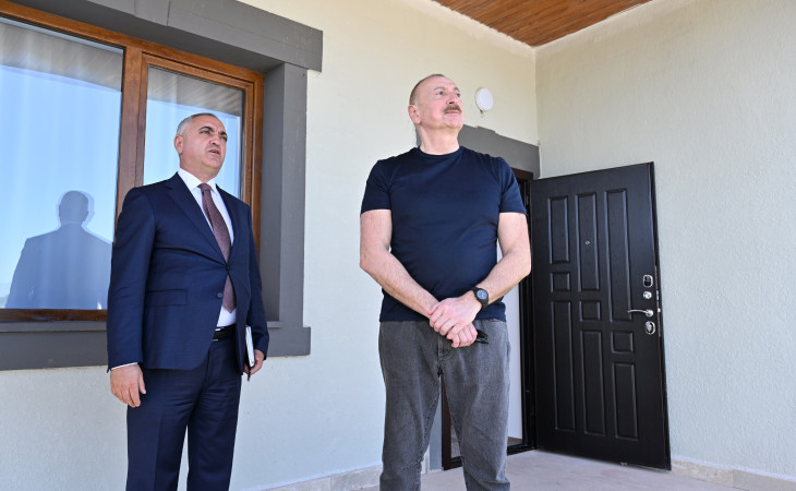 Prezident İlham Əliyev Xocalıda hərbi qulluqçular üçün nəzərdə tutulan fərdi evlərdə yaradılmış şəraitlə tanış olub 