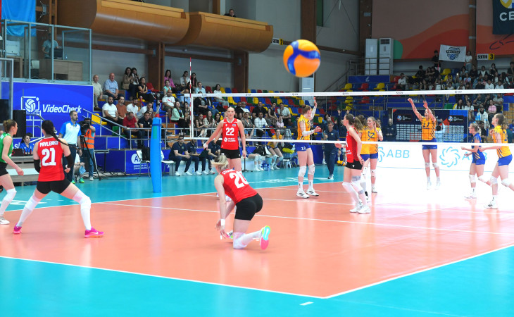Azərbaycanın qadın voleybolçuları İsveç yığması ilə qarşılaşıb