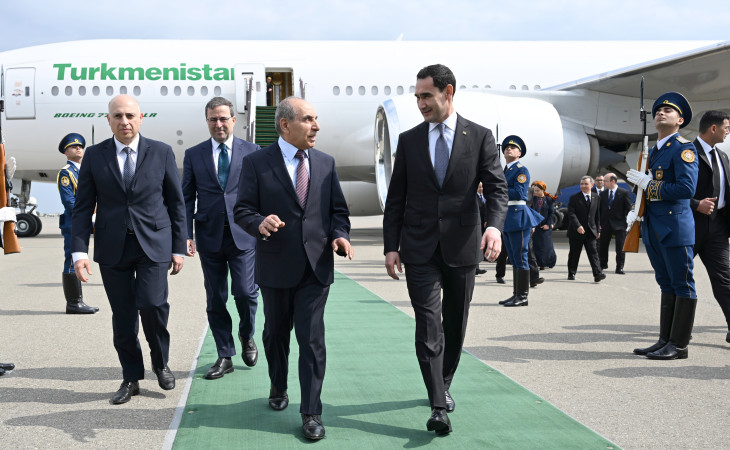 Türkmənistan Prezidenti Sərdar Berdiməhəmmədov Azərbaycana səfərə gəlib