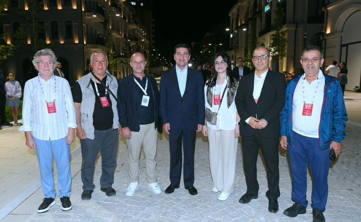 IV Şuşa Qlobal Media Forumu iştirakçıları Qarabağ küçəsi ilə tanış olublar