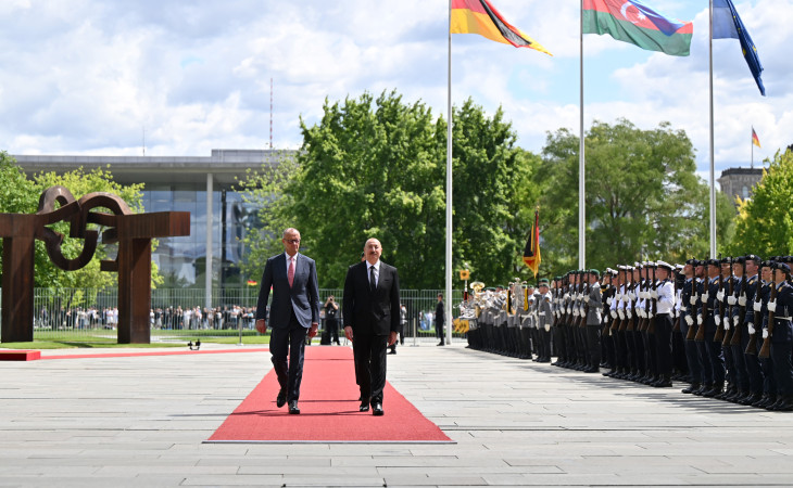 Prezident İlham Əliyevin Berlində rəsmi qarşılanma mərasimi keçirilib