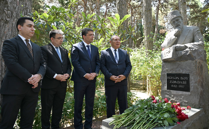 Həsən bəy Zərdabinin məzarı ziyarət edilib