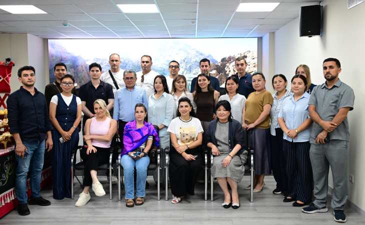 Azərbaycan jurnalistləri Qırğızıstan mediasının fəaliyyəti ilə tanış olublar