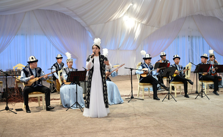 Dostluq ab-havası: Qırğızıstanda azərbaycanlı jurnalistlər üçün konsert təşkil olunub