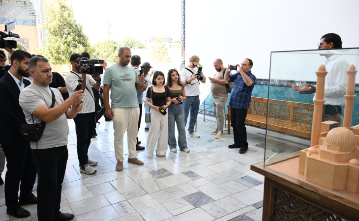 Səmərqənddə azərbaycanlı jurnalistlər Teymurilər sülaləsinin tarixi ilə yaxından tanış olublar