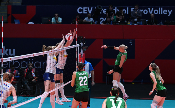 Qadın voleybolçulardan ibarət Azərbaycan millisi Niderland kollektivi ilə qarşılaşıb