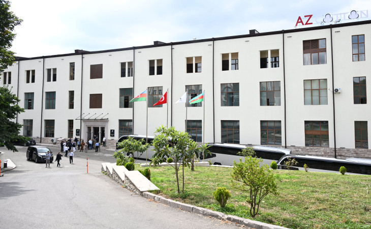 Diplomatik korpusun nümayəndələri Xankəndi tikiş fabrikində olublar