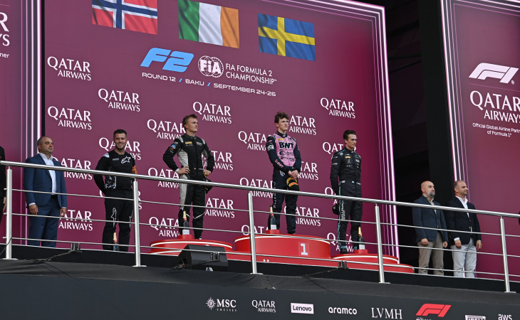 Formula 2: Birinci əsas yarışın qalibi mükafatlandırılıb