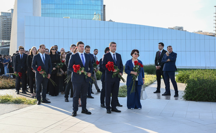 Media və Yayım Şurasının kollektivi Zəfər parkını ziyarət edib