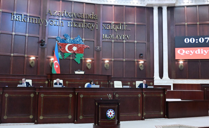 Milli Məclisin plenar iclasında 13 məsələ müzakirə edilib