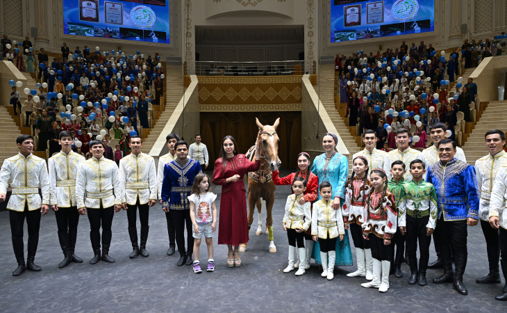 Leyla Aliyeva watches performance of Turkmen iconic Galkynysh national equestrian group in Arkadag city
