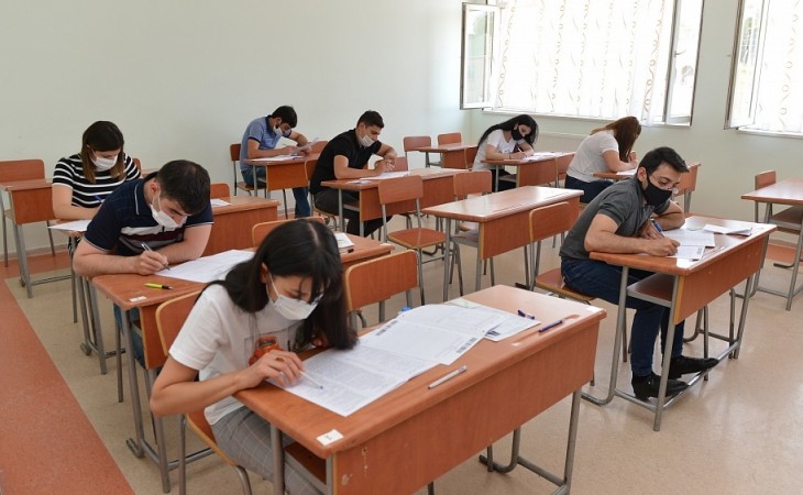 Bu gün 20 mindən çox şagird buraxılış imtahanı verəcək
