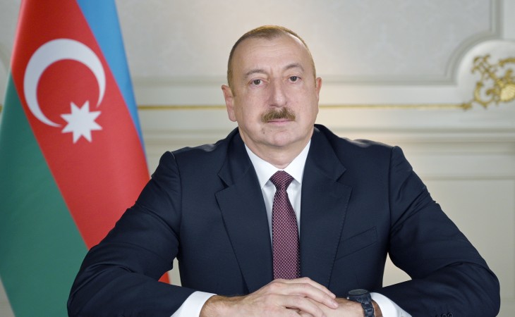 На официальной странице Президента Ильхама Алиева в Facebook размещена публикация в связи с Днем нефтяника