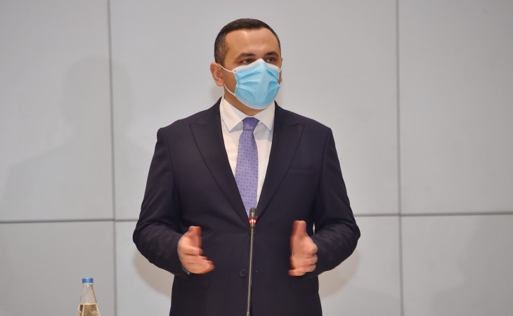 İlkin olaraq əhalinin 20 faizinə peyvəndin vurulması epidemioloji vəziyyətə effektiv nəzarət etmək üçün kifayət edər