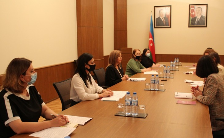 Dövlət Komitəsində Beynəlxalq Qızıl Xaç Komitəsinin Azərbaycandakı nümayəndəliyi ilə görüş keçirilib