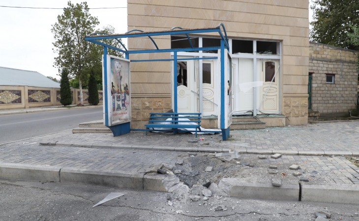Erməni hərbçilərinin müharibə cinayətləri – Tərtərdə onlarla ev, ticarət və iaşə obyektləri dağıdılıb