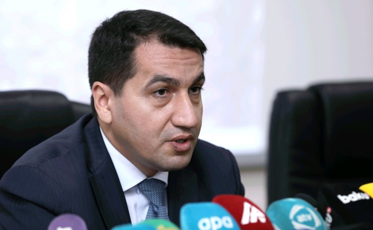 Хикмет Гаджиев: Азербайджан остался привержен гуманитарному режиму прекращения огня, а Армения совершила акт вандализма против мирных жителей