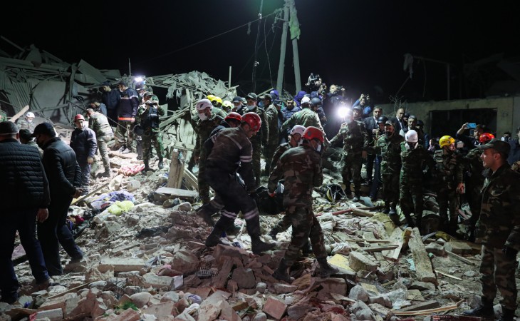 FHN: İndiyədək dağıntılar altından xəsarət almış 52 nəfər və 13 nəfərin cəsədi çıxarılıb