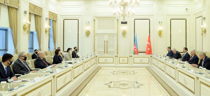 Milli Məclisin Sədri Sahibə Qafarova Türkiyənin sabiq Baş Naziri Binəli Yıldırımla görüşüb