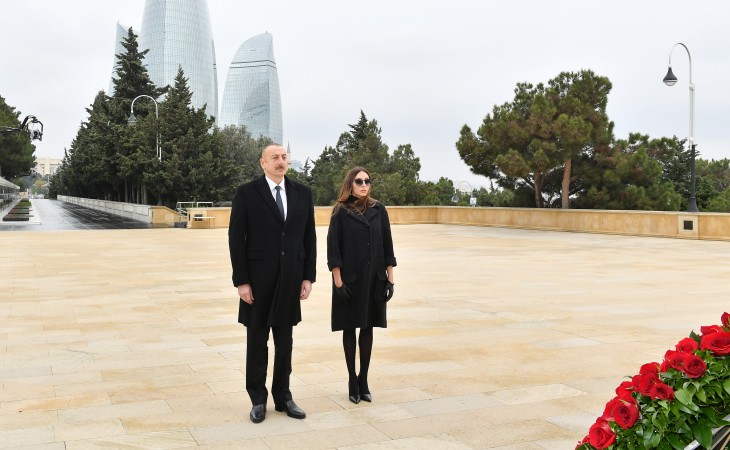 President Ilham Aliyev and first lady Mehriban Aliyeva paid tribute to Azerbaijani martyrs