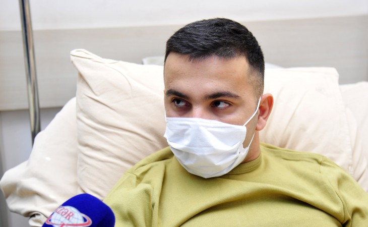 Qarabağ qazisi: Həkimlər altı aydan sonra sağalaraq ayağa qalxacağımı deyirlər