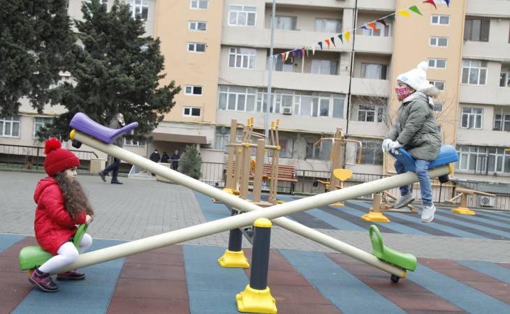 В рамках проекта «Наш двор» в Низаминском районе столицы благоустроен и передан в пользование жителей очередной двор
