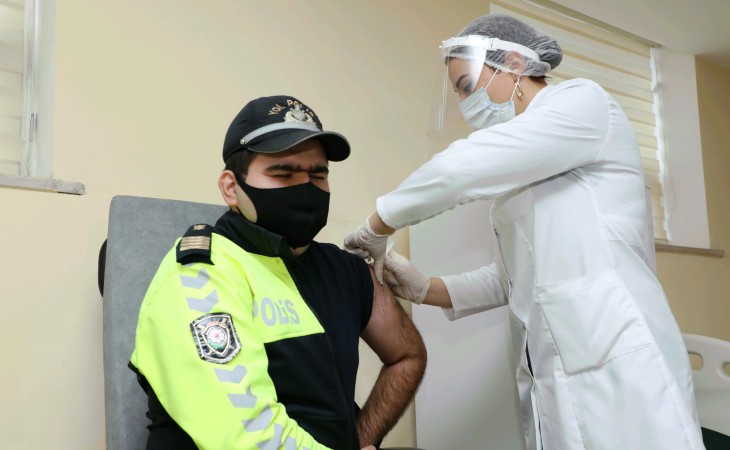 Yaxın günlərdə regionlarda polis əməkdaşlarının vaksinasiyasına başlanılacaq