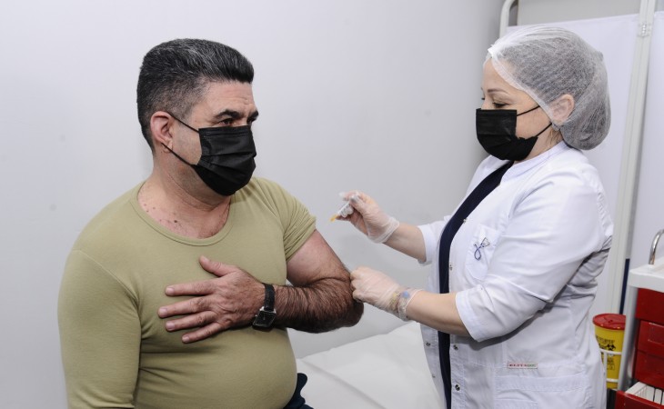 DSX-nin hərbi qulluqçularının və mülki əməkdaşlarının koronavirus əleyhinə vaksinasiyasına başlanıb