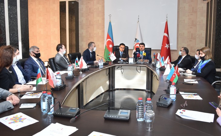 “Tək millət, tək ürək” Platforması 200 tələbənin təqaüdlə təhsil almasına yardım edəcək