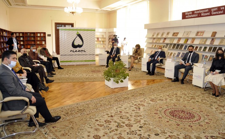 Milli Kitabxanada “Müasir dövrdə Nizami mədəni irsinin təfsiri” kitabının təqdimatı keçirilib