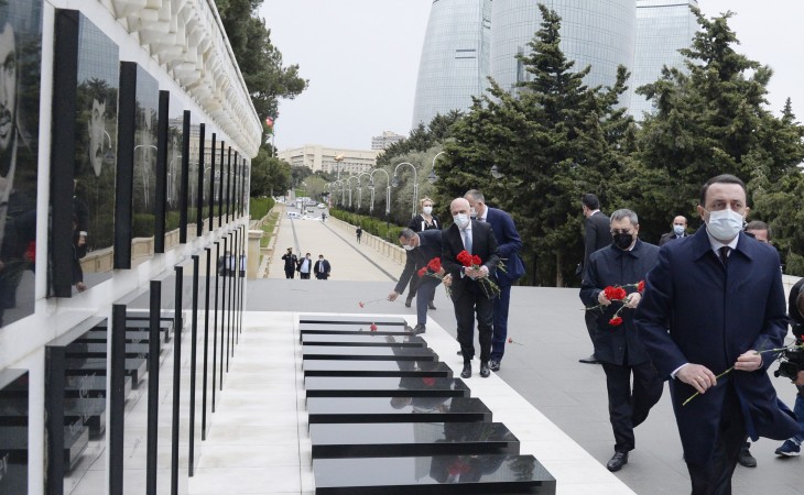 Почтение памяти шехидов
