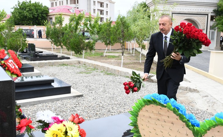 Президент Ильхам Алиев посетил могилы шехидов Отечественной войны на Нахчыванском городском кладбище