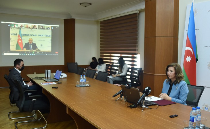 Dövlət Komitəsində “Dövlətçiliyi qoruyan dəyərlər: demokratik ənənələr və milli birlik” mövzusunda videokonfrans keçirilib