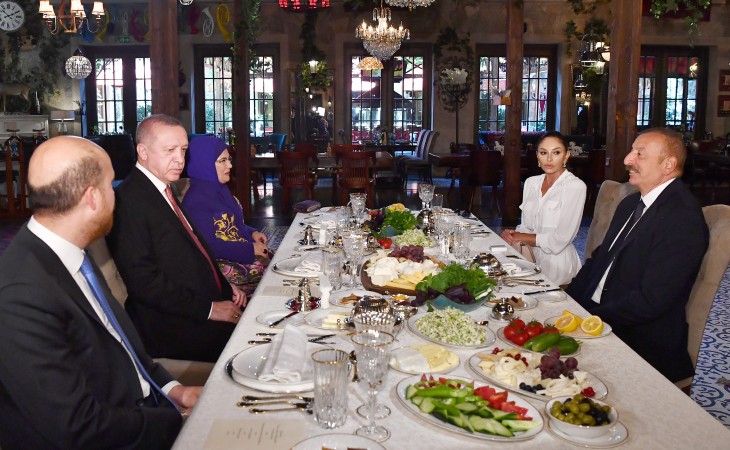 Dinner hosted on behalf of President Ilham Aliyev and First Lady Mehriban Aliyeva in honor of President Recep Tayyip Erdogan and his wife Emine Erdogan