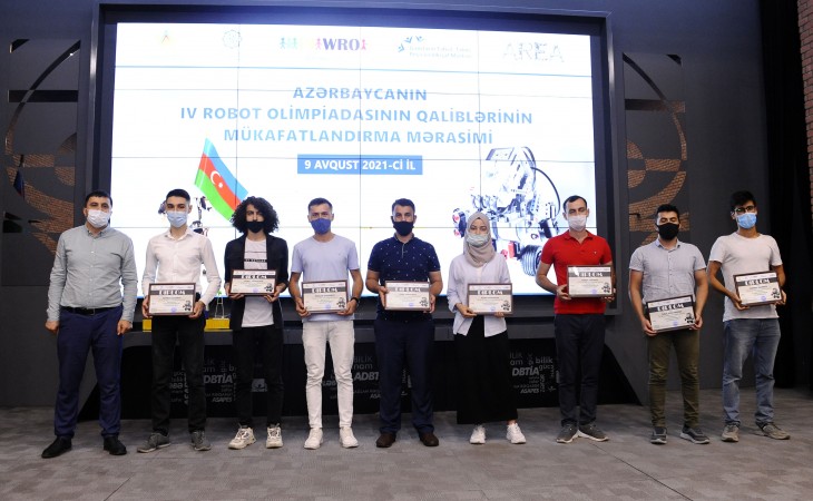 Azərbaycanda keçirilən IV Robot Olimpiadasının qalibləri mükafatlandırılıb