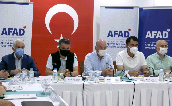 Muğla böhran mərkəzində Türkiyədə baş verən yanğınlarla bağlı müşavirə keçirilib