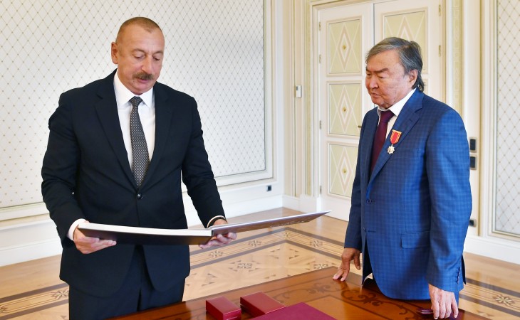 President Ilham Aliyev received prominent Kazakh poet and public figure Olzhas Suleimenov