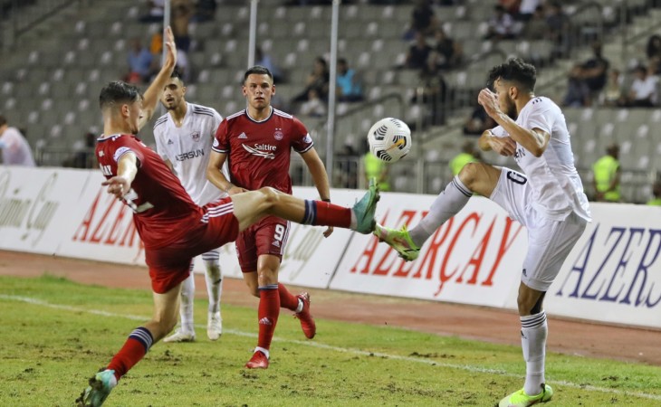 “Qarabağ” doğma meydanda 