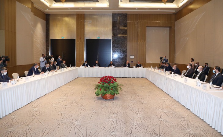 Qarabağ Dirçəliş Fondunun və Azərbaycan Banklar Assosiasiyasının Rəyasət Heyətinin üzvləri arasında görüş keçirilib
