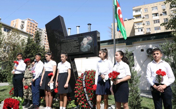 Xətai rayonunda Qarabağ müharibəsi şəhidinin xatirəsi əbədiləşdirilib