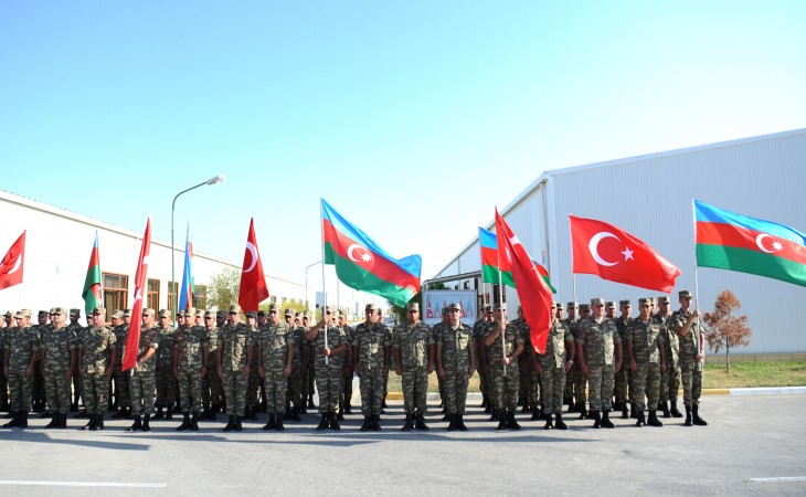 Bakının işğaldan azad olunması münasibətilə hərbçilərin Pirəkəşküldən Qobustan rayonuna yürüşü başlayıb