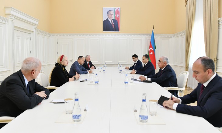 Baş nazir Əli Əsədov Beynəlxalq Astronavtika Federasiyasının prezidenti ilə görüşüb