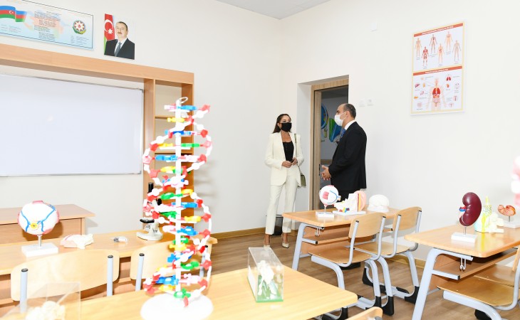 First Vice-President Mehriban Aliyeva viewed conditions created at newly-built secondary school No 88 in Bina settlement of Baku