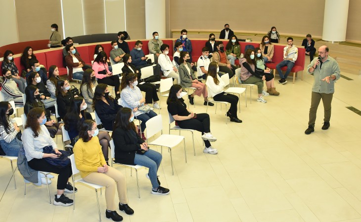 ADA Universitetində “İFA - İnsanın Fabrika Ayarları” kitabının imza günü keçirilib